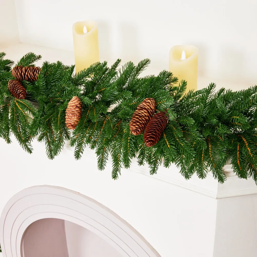 Хвойная гирлянда с шишками "Pine" литая хвоя