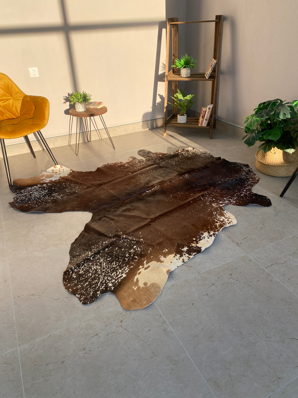 Коровья шкура на пол натуральная. 200 х 180 см