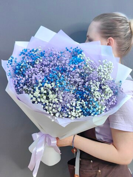 Букет из цветной гипсофилы