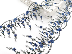 Вышивка на сетке, 24 см, васильки на белом фоне (Артикул: VS-2015), м