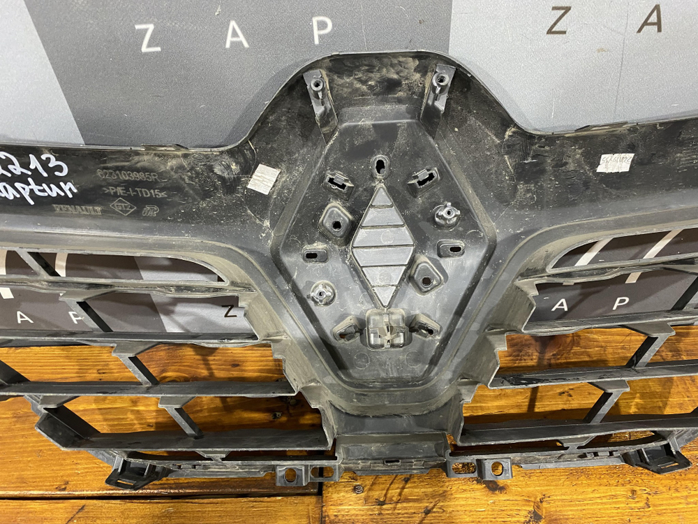 Решетка радиатора Renault Kaptur 16-22 Б/У Оригинал 623103985R