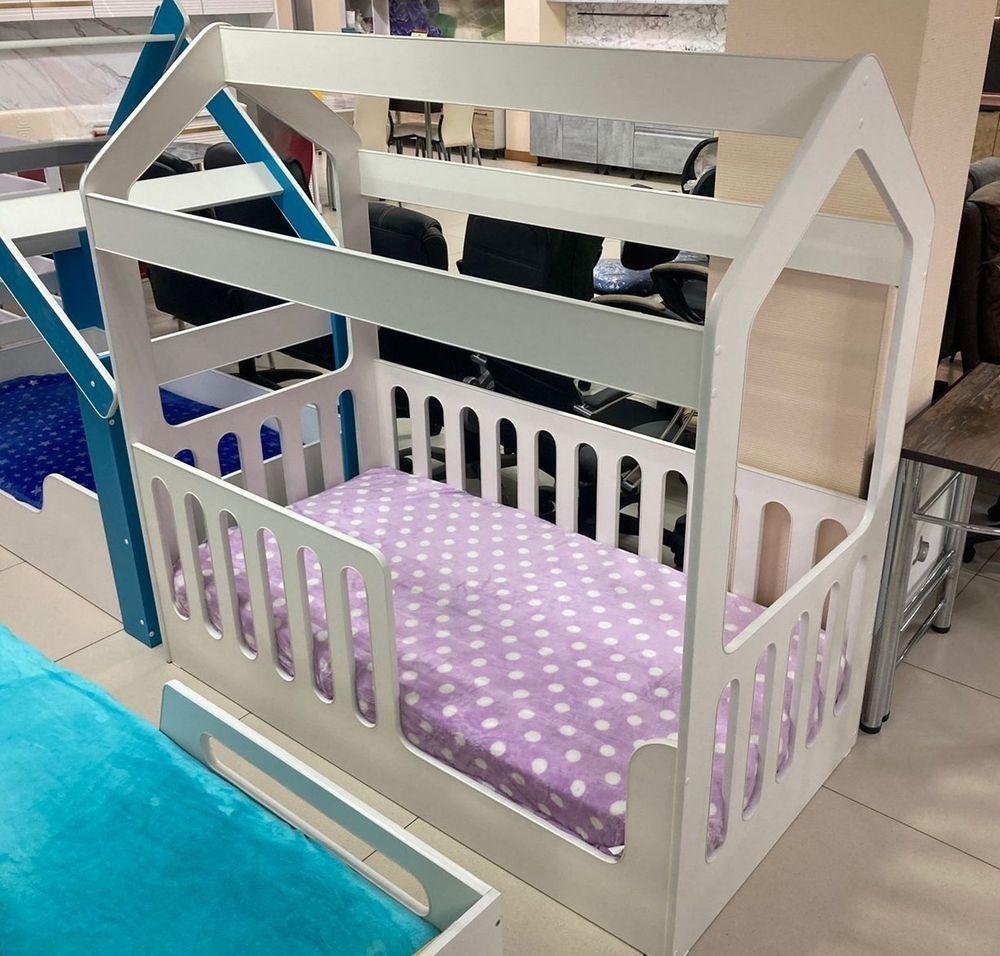 Кровать Домик ЛДСП белый/белый 800*1600