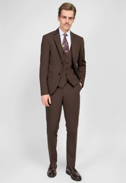 Мужской классический костюм (коричневый) А37