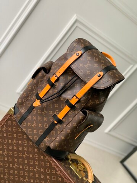Louis Vuitton Christopher MM