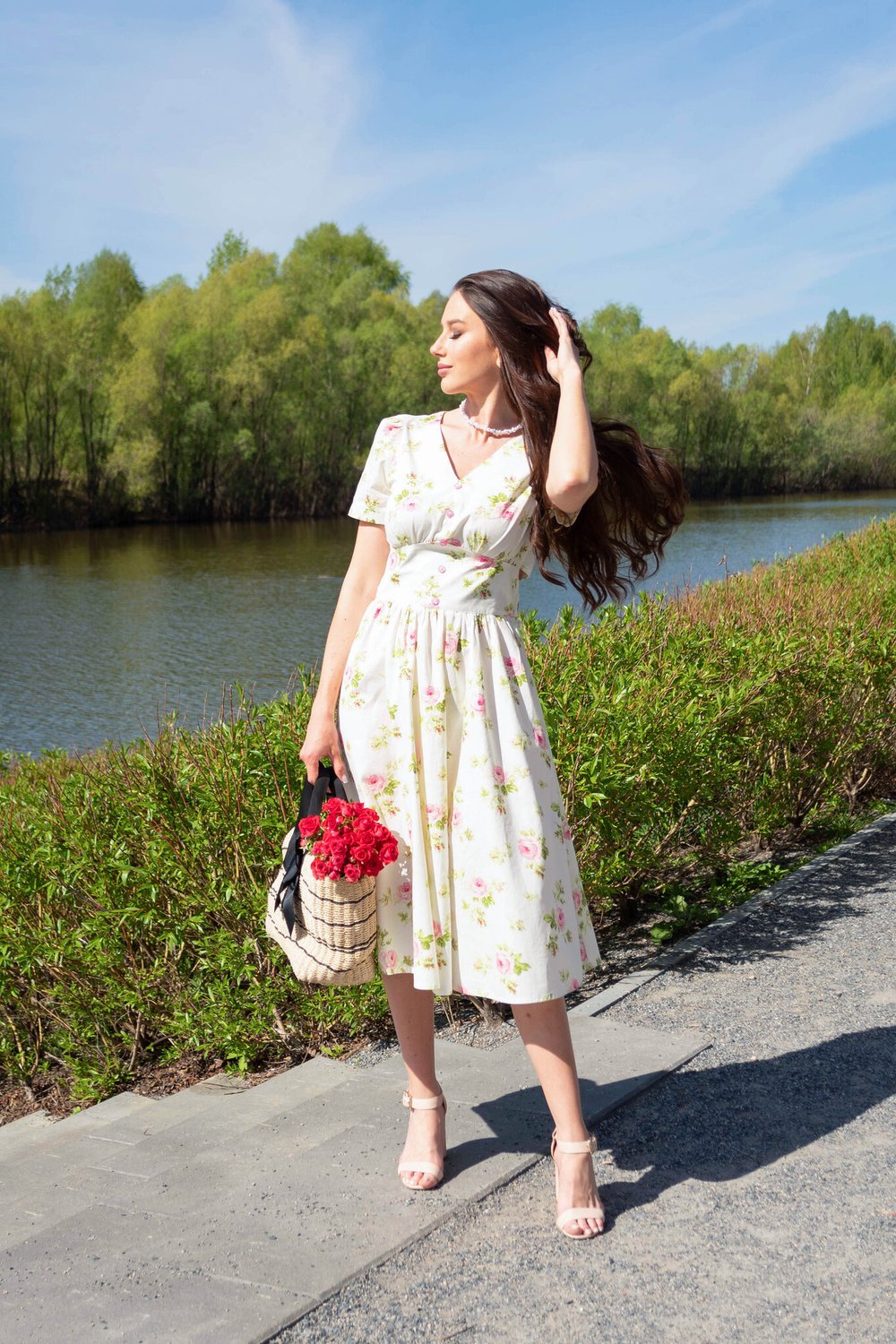 Платье с розами из хлопка