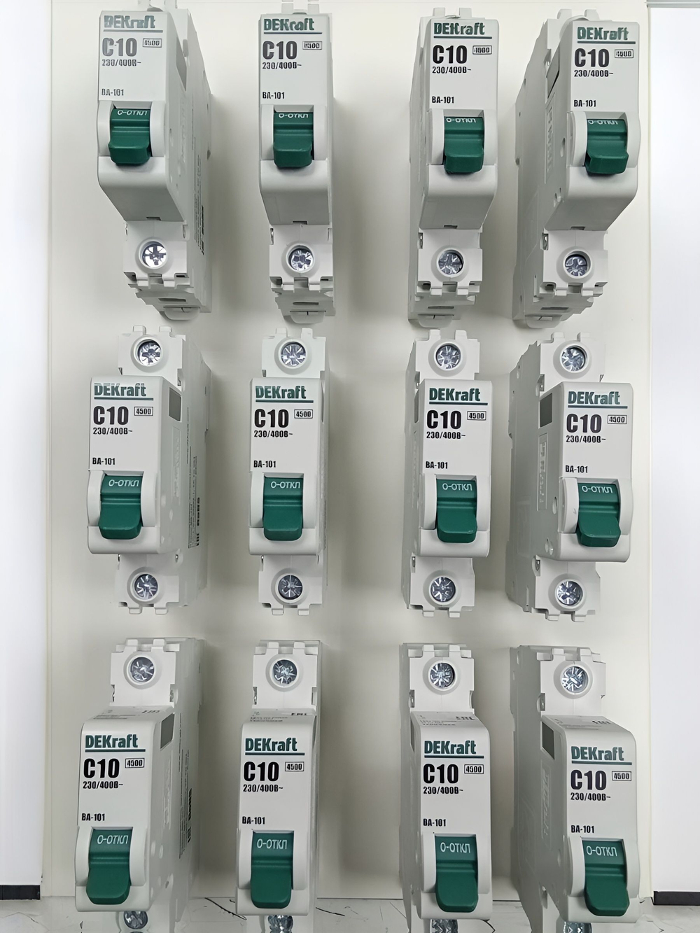 Автоматический выключатель 1-пол. 10А тип C 4,5кА серия ВА-101 DEKraft (12шт)