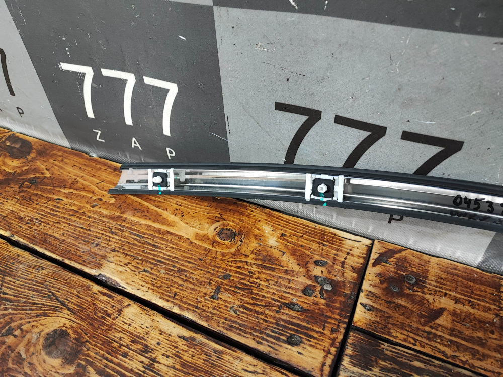 Молдинг двери передней левой Voyah Dream 21-нв Б/У Оригинал H56A6107045AA