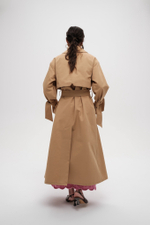 Бежевый тренч с двумя кокетками