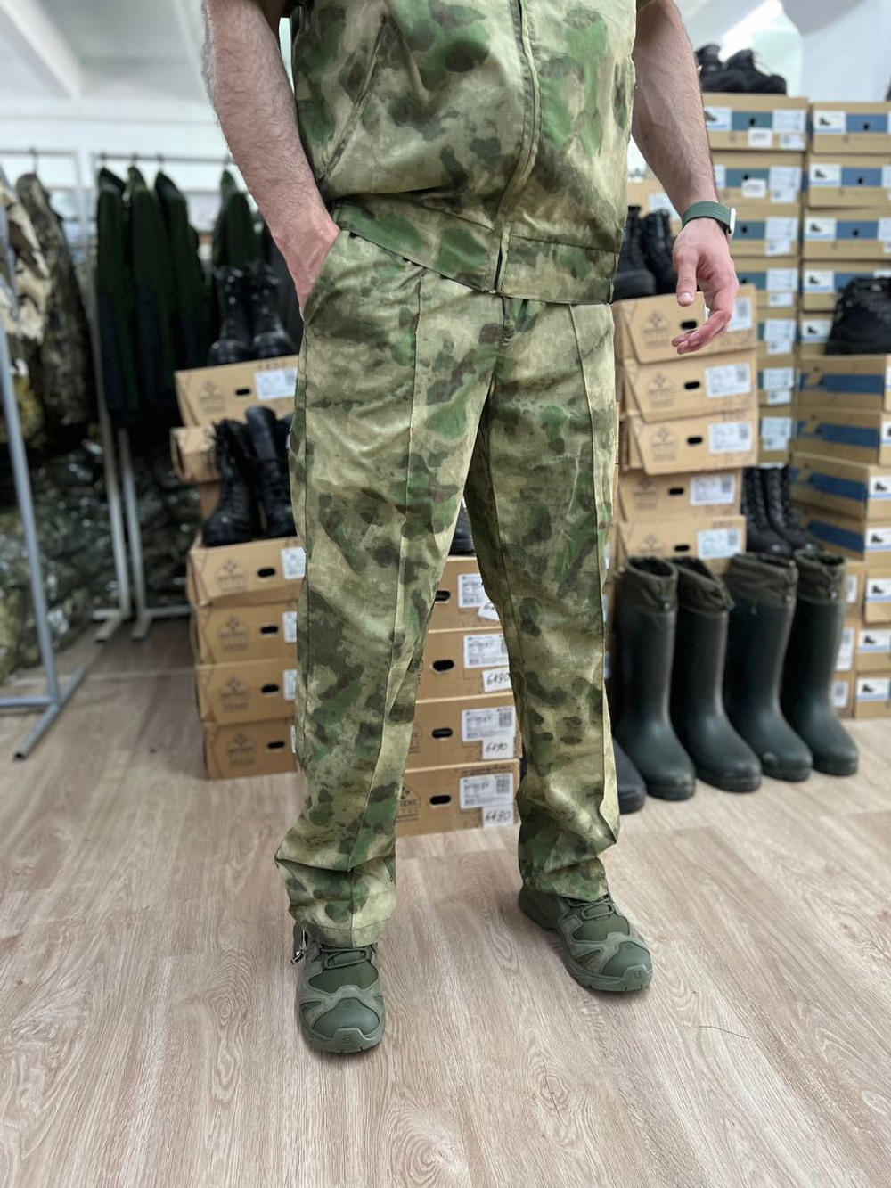 Офисный костюм / мох