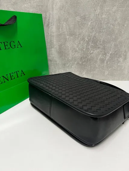 Сумка мужская кожаная Bottega Veneta через плечо