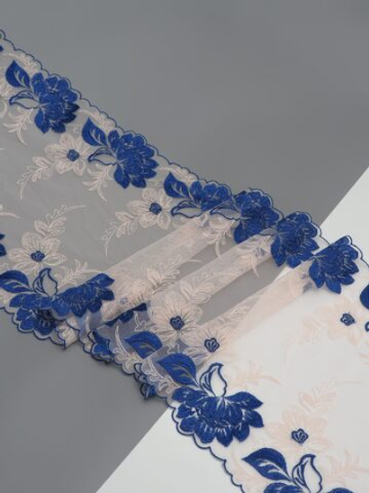 Вышивка на сетке серебристый пион с ультрамарином неэластичная ширина 25 см