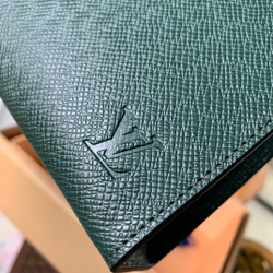 Louis Vuitton Pochette Voyage MM