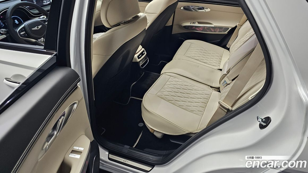 Genesis GV70 2.5T Бензин 2WD (06.2023)