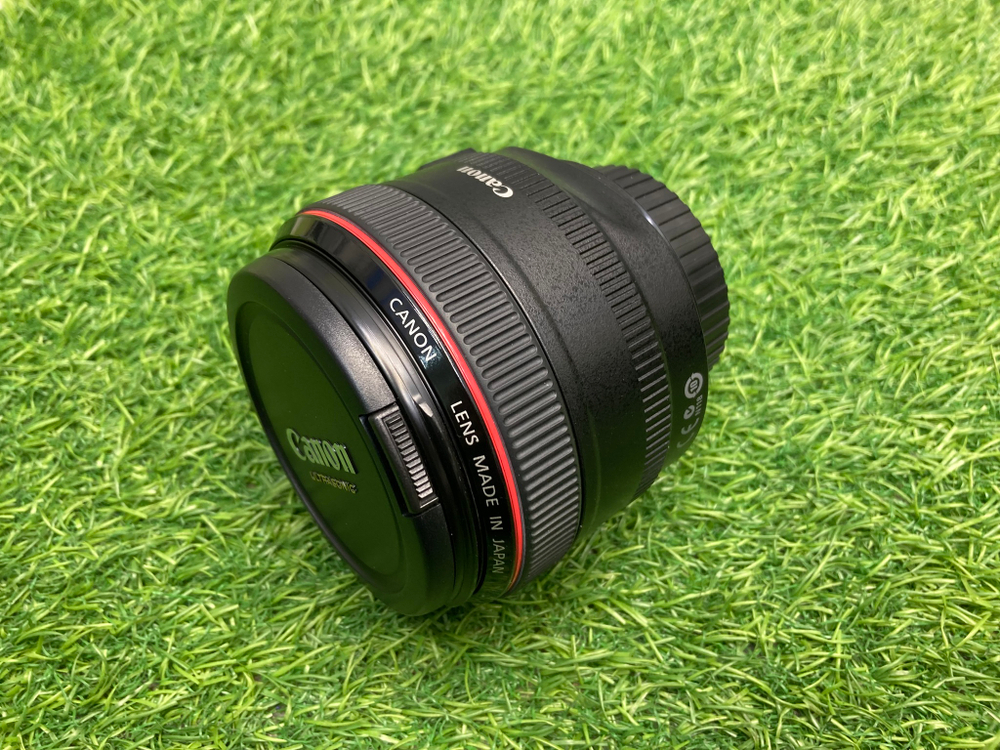 Canon EF 50mm 1.2L USM