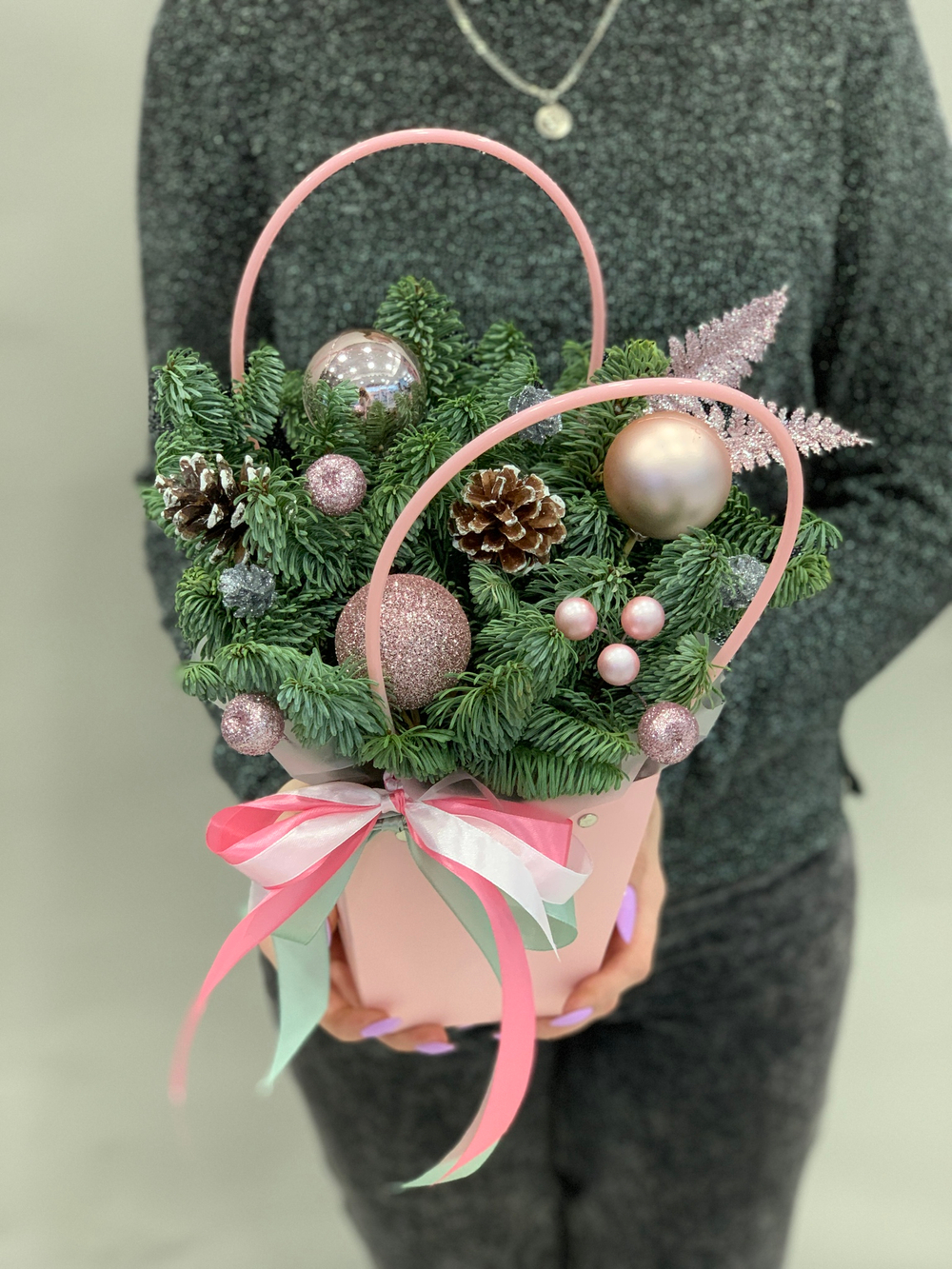 Букет цветов Елка в сумке (пудра)