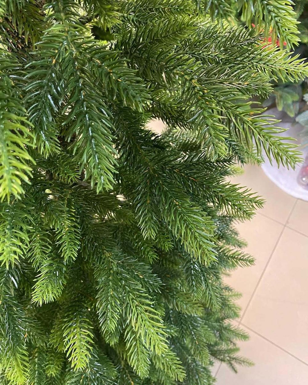 Искусственная елка на ножке «Николь» (Литая хвоя) 180 см / 1,8 м