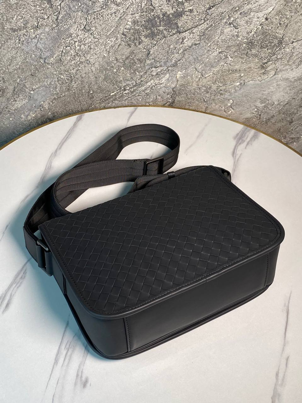 Сумка-мессенджер Bottega Veneta