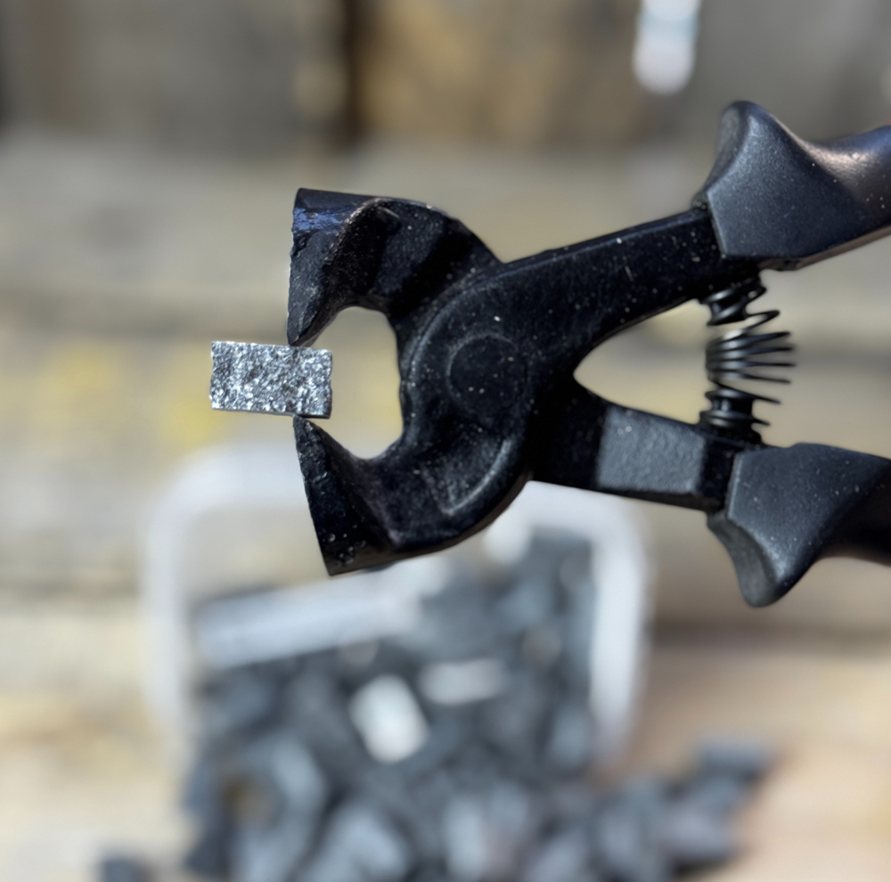 Колотый натуральный камень NS269-2, 350гр