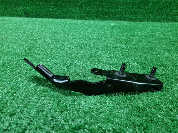 Петля крышки багажника правая Nissan X-Trail T32 (2013-2022)