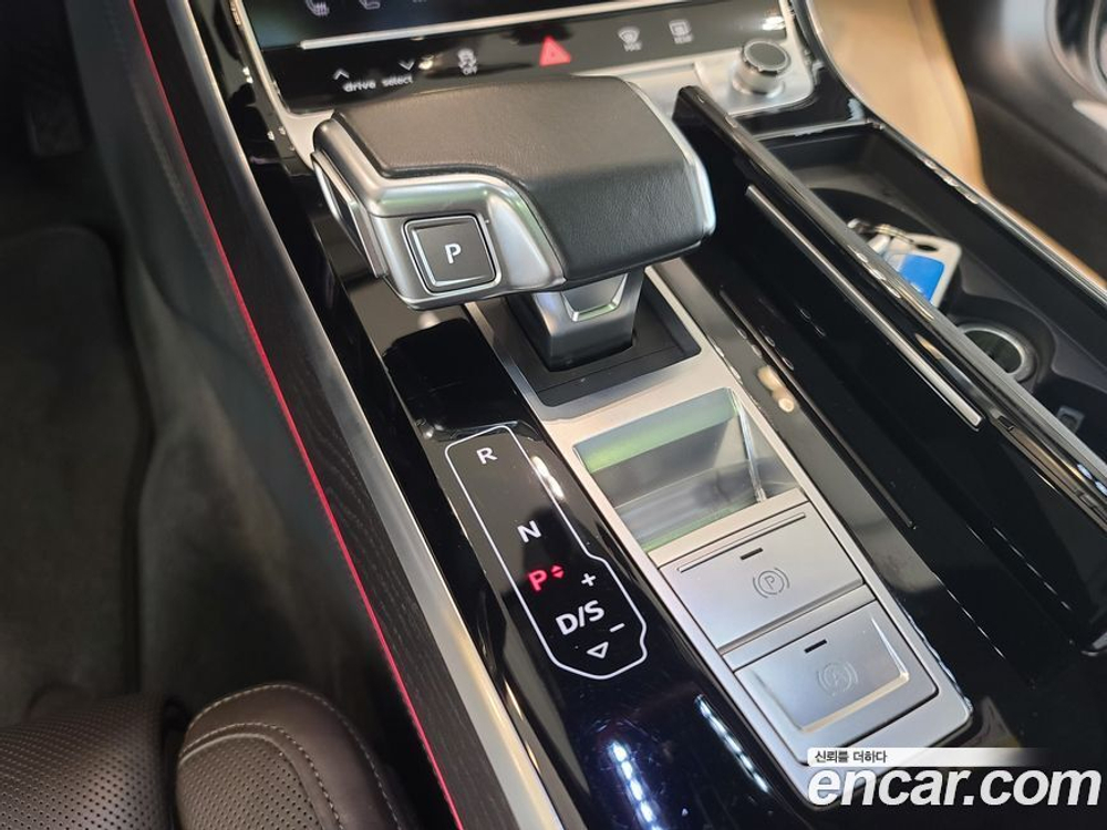 Audi A8 (D5) 60 TFSI Quattro LWB (04.2021)
