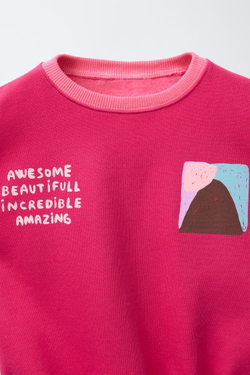 ZARA ТОЛСТОВКА ПРИНТОМ, ЦВЕТ ФУКСИИ