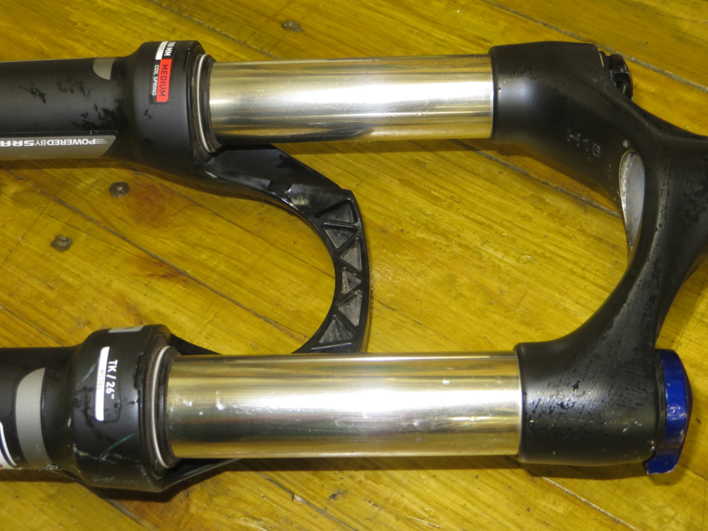 Вилка для велосипеда Rock Shox XC 32  с пробегом