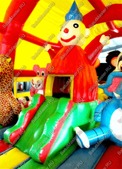 Коммерческий надувной батут "Зверята с крышей" 10*6*6 м