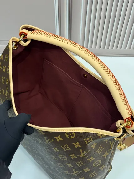 Сумка Louis Vuitton Again