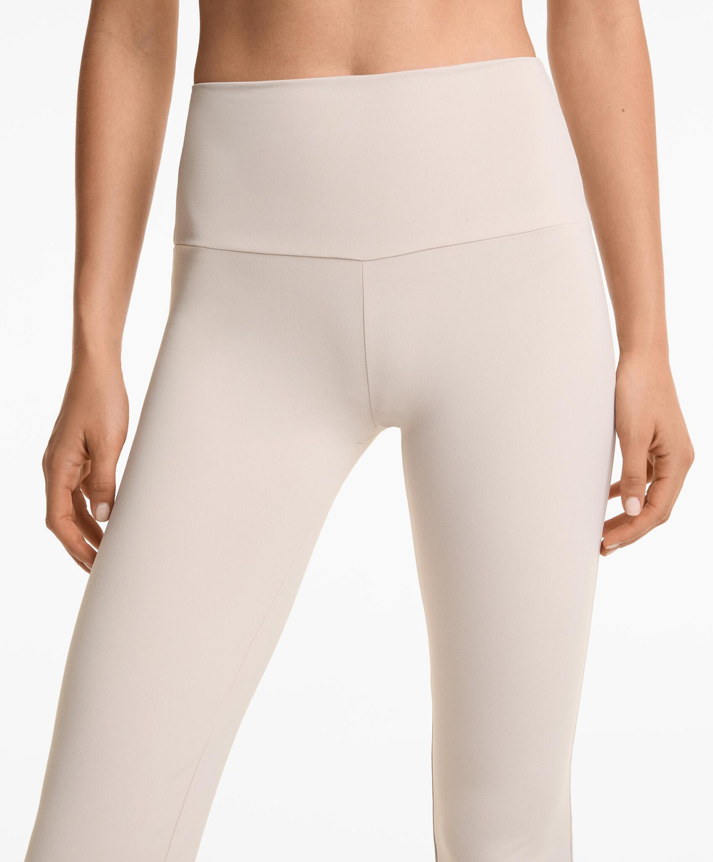 OYSHO Расклешенные брюки Comfortlux с высокой талией, светло-бежевый