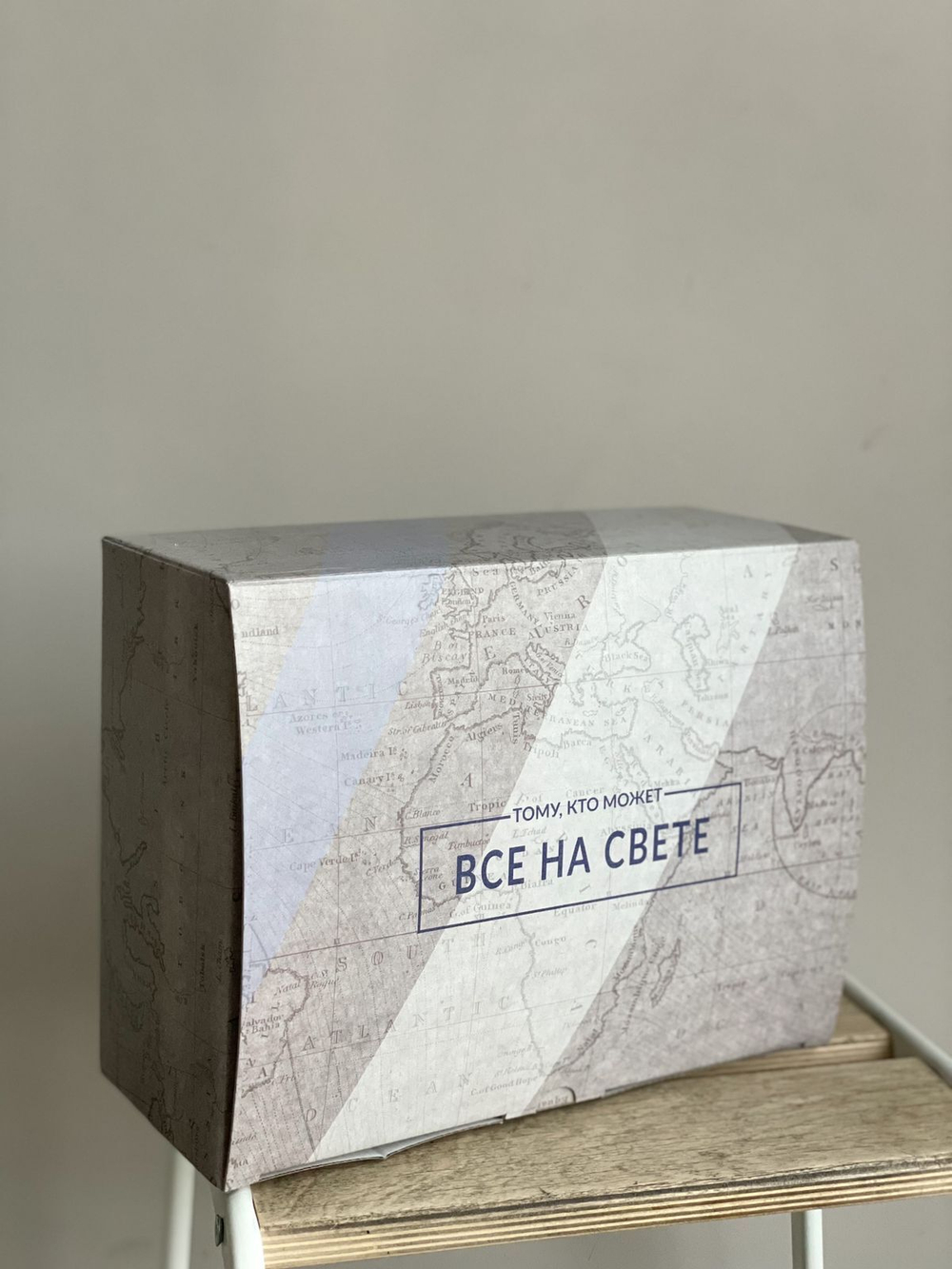 Коробка складная одиночная Прямоугольник «Тому, кто может все на свете», 30*23*12 см, 1 шт.