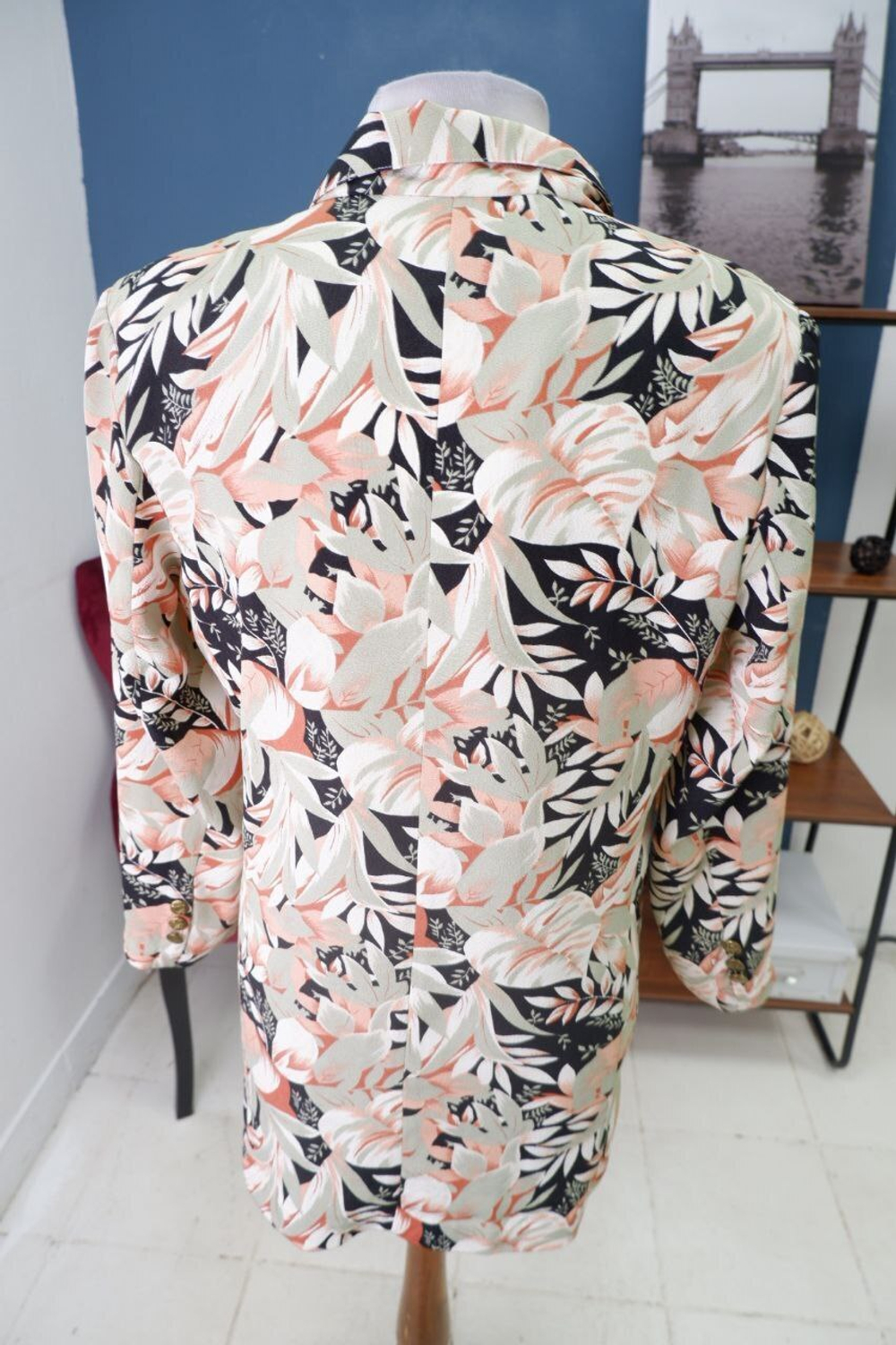 Жакет Jeneva с цветами 44 размер