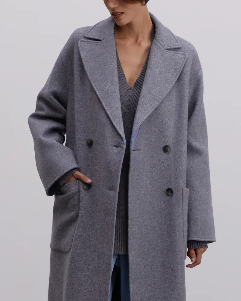 Серое шерстяное двубортное пальто