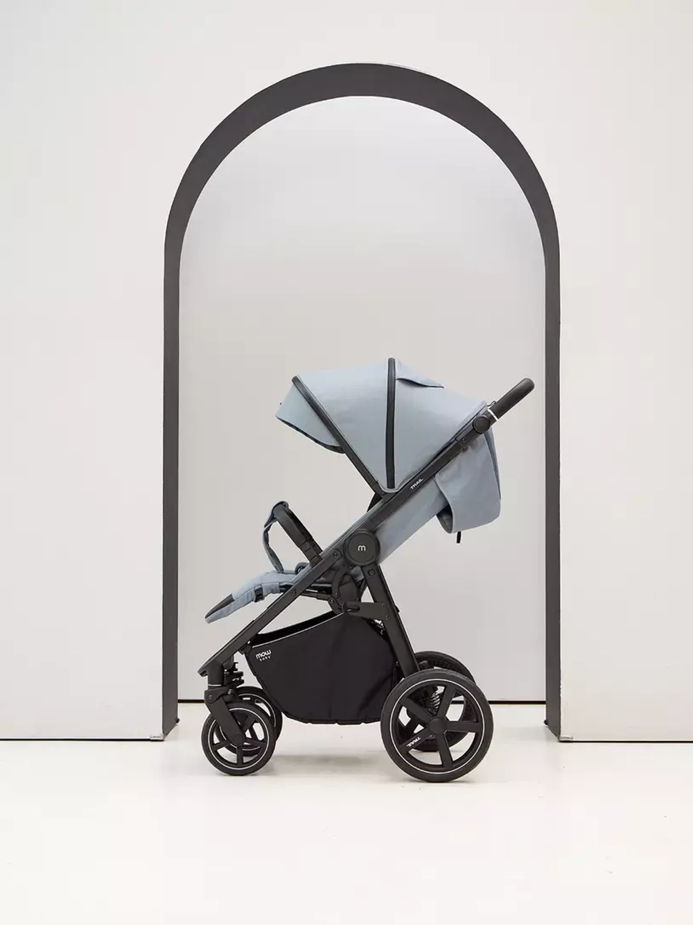 Коляска детская MOWBaby "TRAIL" MB090