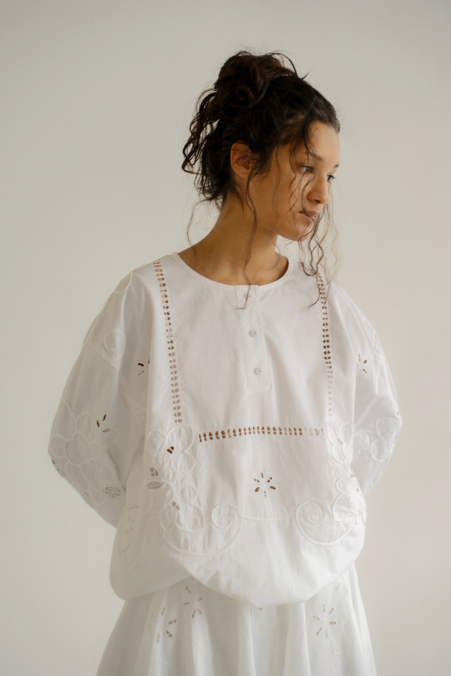 Рубашка с лентой на талии