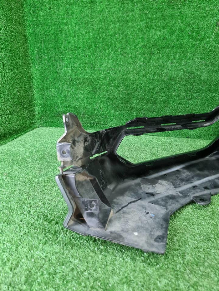 Юбка переднего бампера Lamborghini Urus 2017-2022