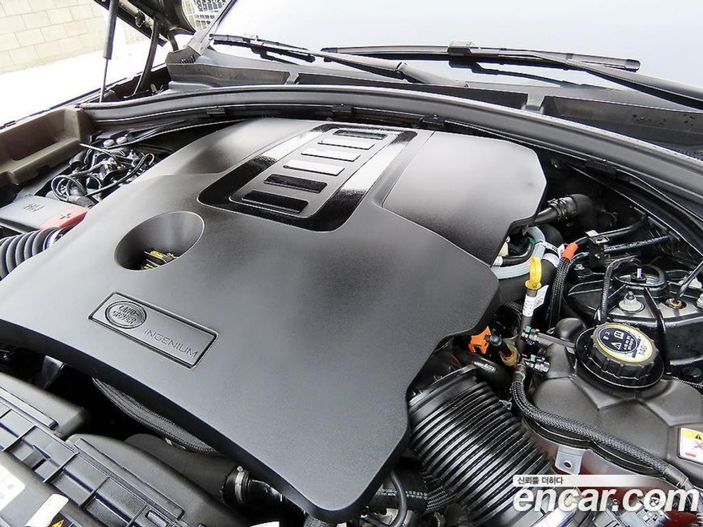 Land Rover Range Rover Bella 2.0 P400E Dynamic SE (01.2023)