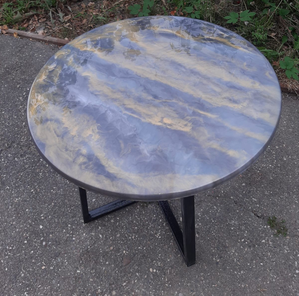 ЭКСКЛЮЗИВНЫЙ СТОЛ ИЗ ЭПОКСИДНОЙ СМОЛЫ