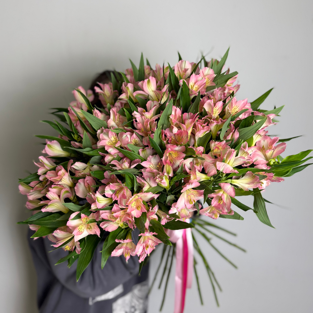 Букет с Альстромерией 25 штук