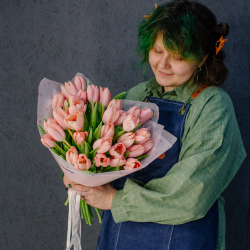 136. Крупные сортовые тюльпаны розовые персиковые