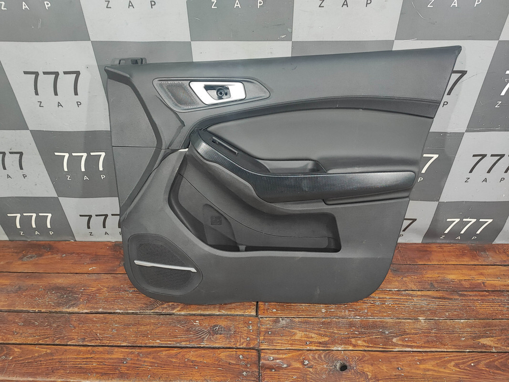 Обшивка двери передней правой (дверная карта) Chery Tiggo 4 18-нв Б/У Оригинал J686102020