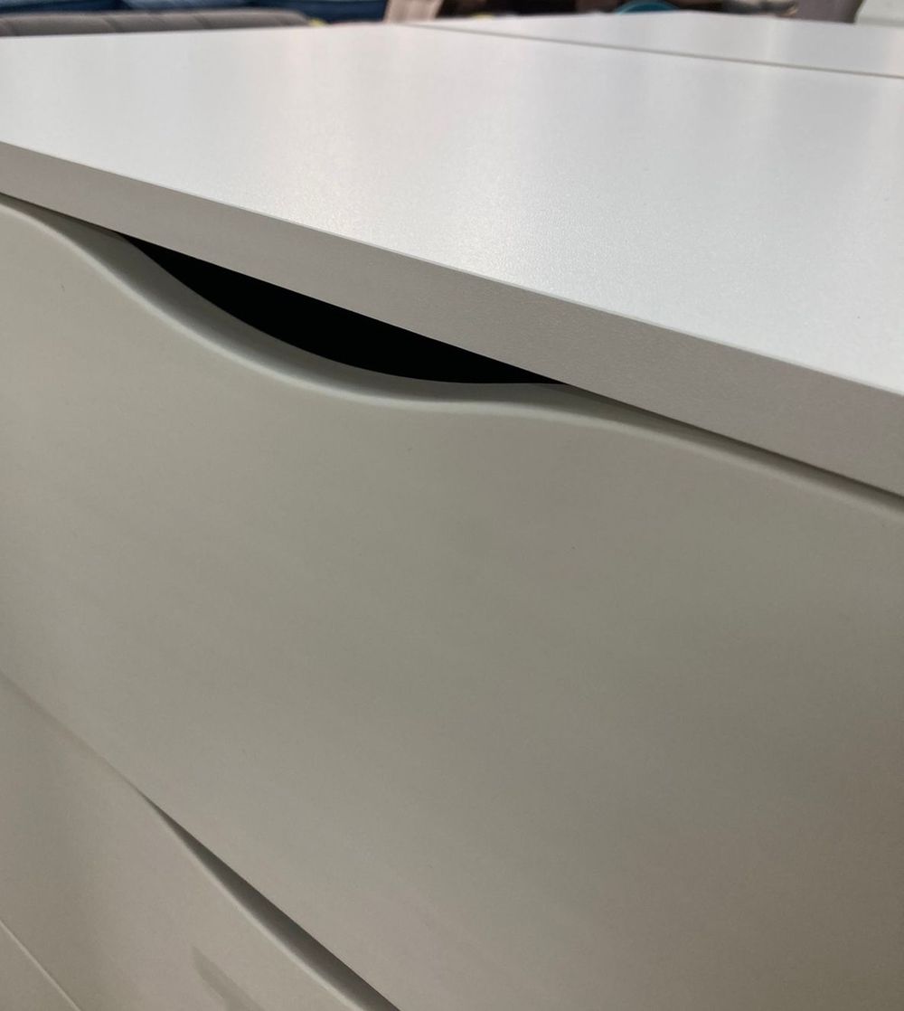 Комод 5 ящиков со штангой МДФ софт белый/белый