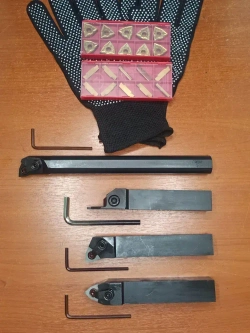 Токарные резцы по металлу 16х16 / Набор резцов 4 шт