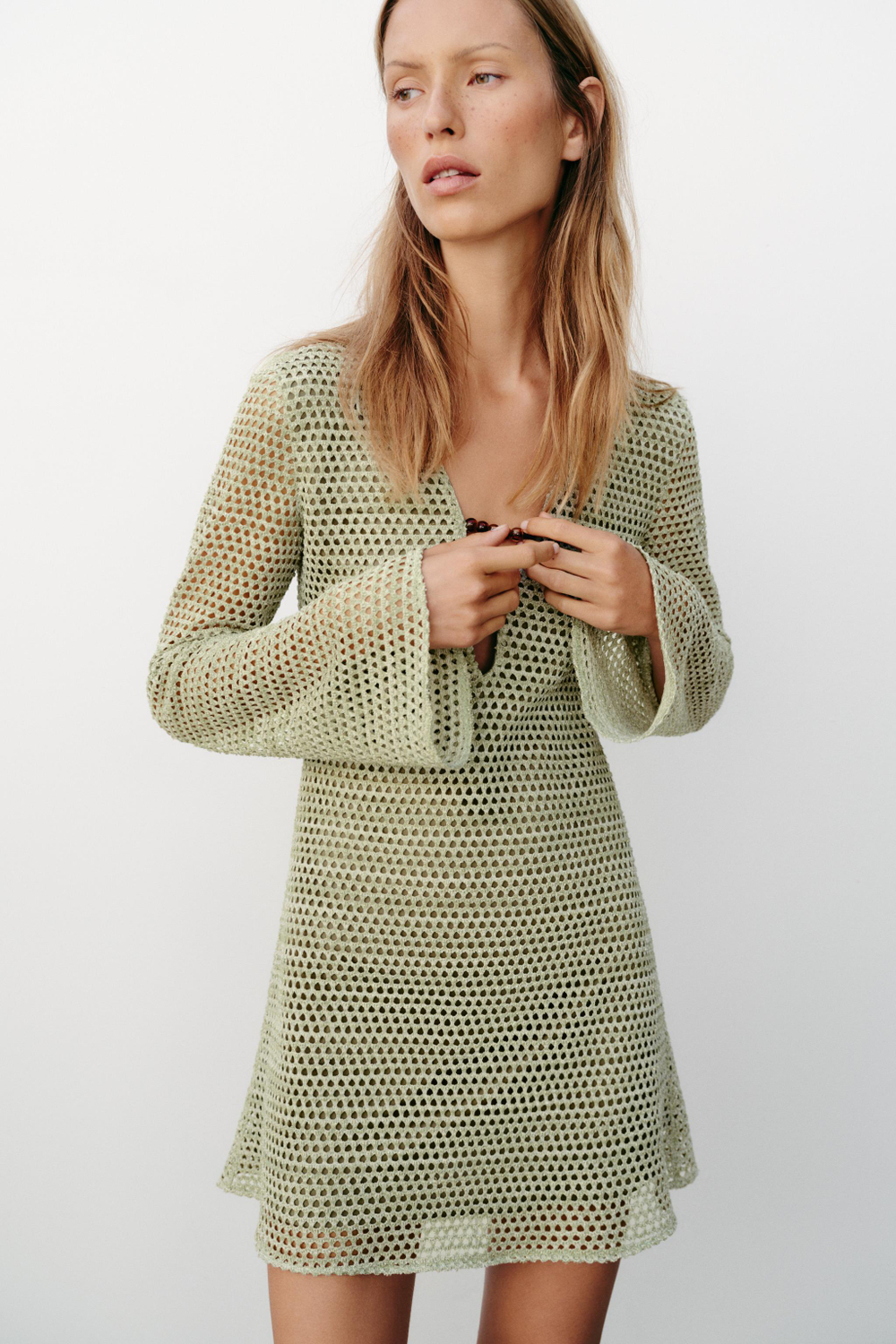 ZARA МИНИ-ПЛАТЬЕ ИЗ КРУЖЕВА КРОШЕ С ФУРНИТУРОЙ, СВЕТЛЫЙ ХАКИ