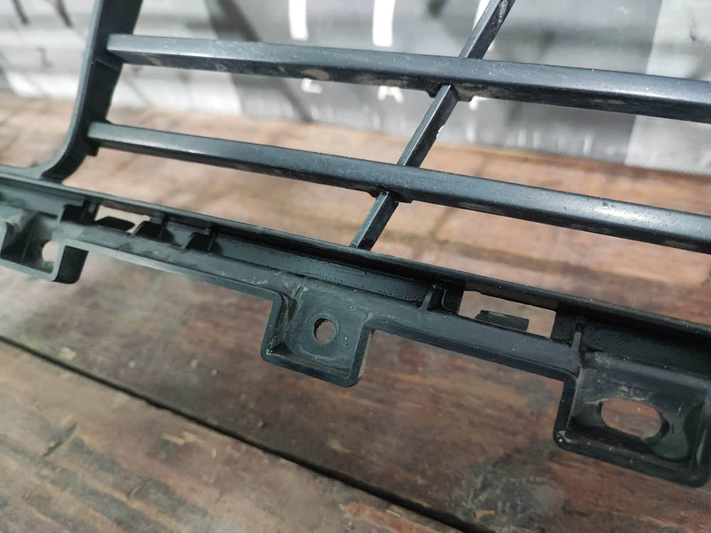 Решетка переднего бампера Voyah Free 21-нв Б/У Оригинал H97A2803008AA