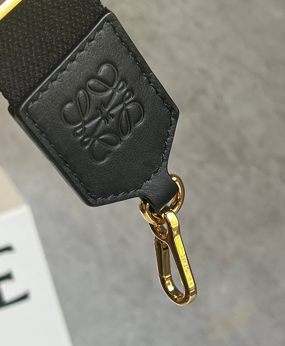 Loewe Strap (4 colors)