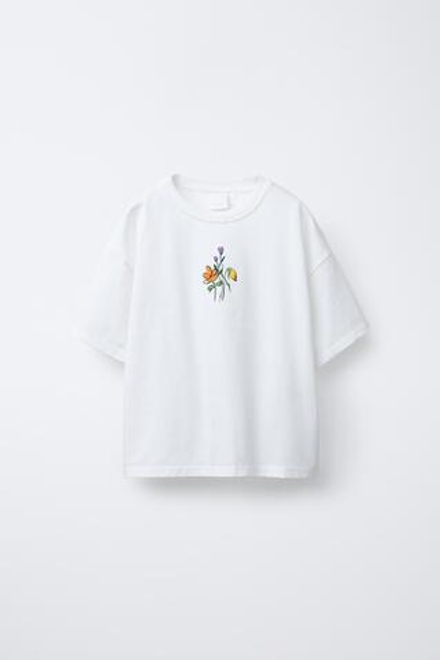 ZARA ФУТБОЛКА С ЦВЕТОЧНЫМ ПРИНТОМ И НАДПИСЬЮ, БЕЛЫЙ