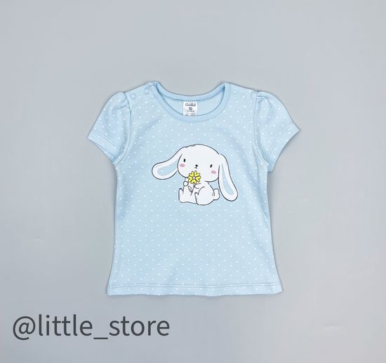 Футболка хлопковая "Белые зайчики" на нежно-голубом