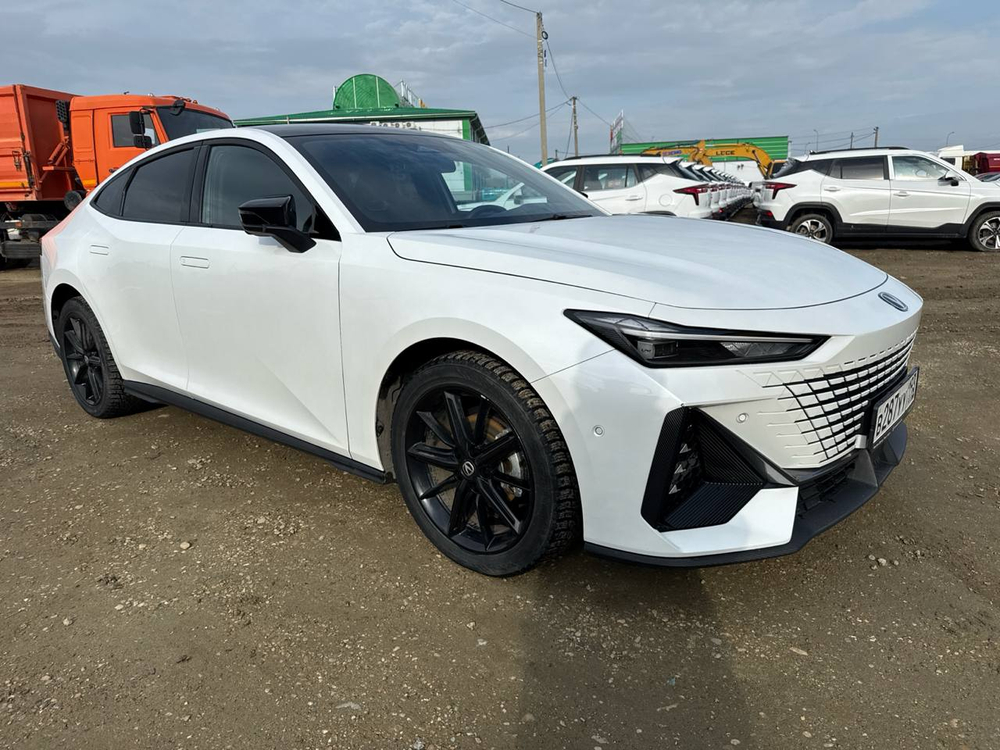 Changan UNI-V DLX 1.5T 7DCT