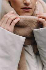 Длинный меховой шарф