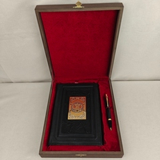 Набор "Ежедневник "Герб РФ" (златоустовская гравюра) из натуральной кожи со съемной обложкой и ручкой Parker"